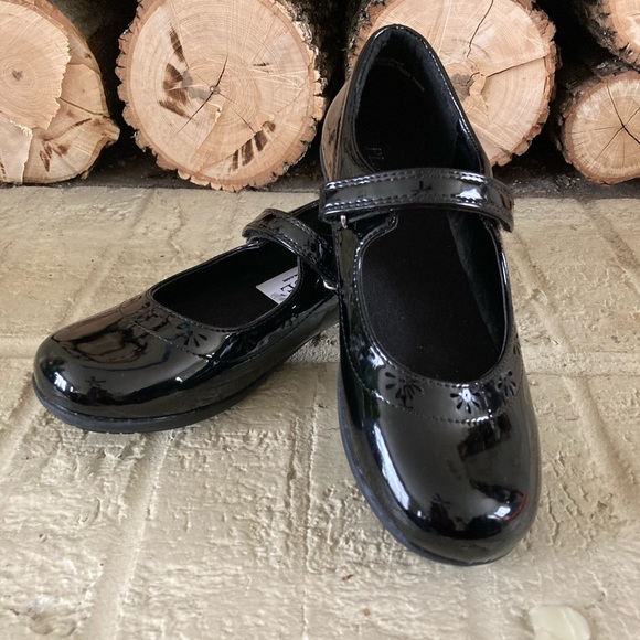 Mary Jane’s - Picture 1 of 3